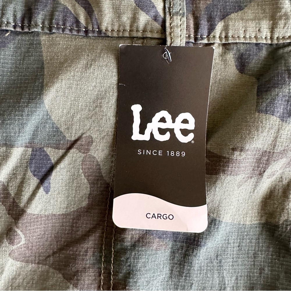 NWT Lee Cargo Camo Shorts - Picture 3 of 6